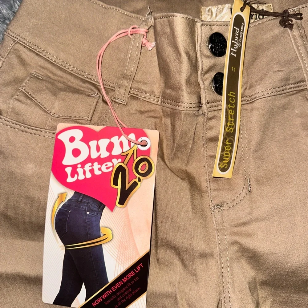 Hybrid & Company Woman’s Khaki Super Stretch Bermuda Shorts Bum Lifter - NWT 11